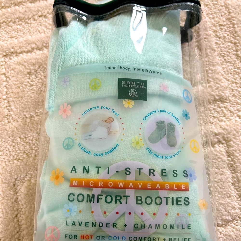 NWOT Anti-Stress Comfort Booties - Mint Green